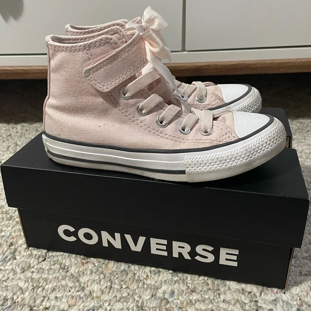 Converse Light Pink High-Tops with Bow Accents 🎀